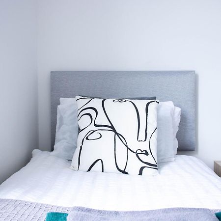 Templar House - Sleeps 6, Special Weekly Monthly Stay Rates, Central Location With Free Parking, Free Wifi, Perfect For Alton Towers & M6 Stoke-on-Trent Dış mekan fotoğraf