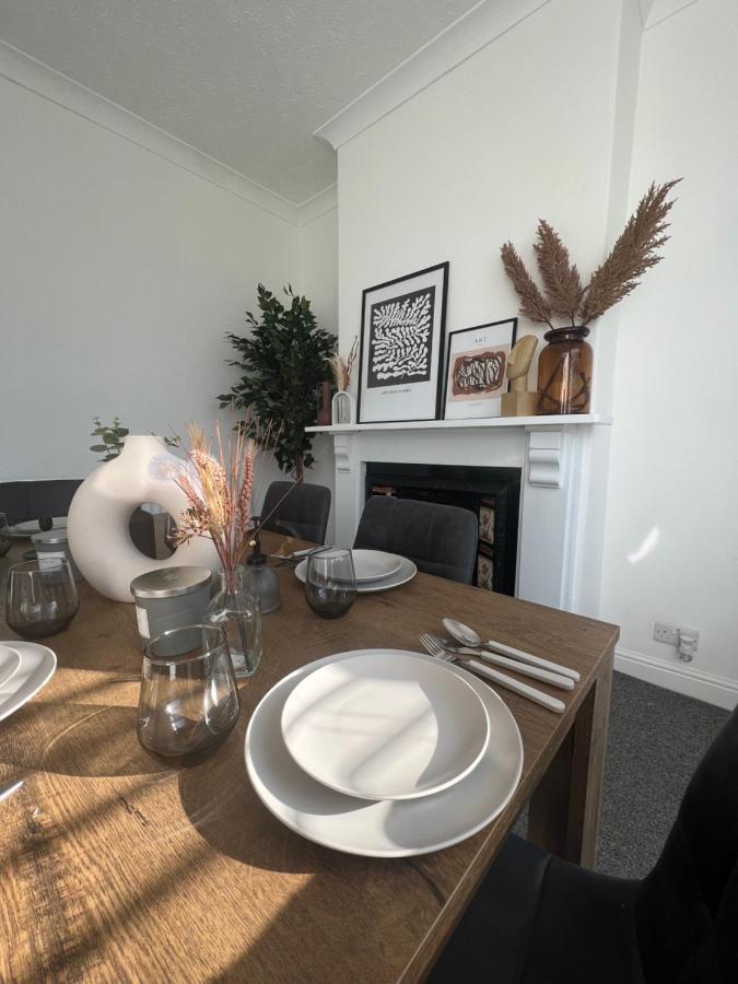 Templar House - Sleeps 6, Special Weekly Monthly Stay Rates, Central Location With Free Parking, Free Wifi, Perfect For Alton Towers & M6 Stoke-on-Trent Dış mekan fotoğraf