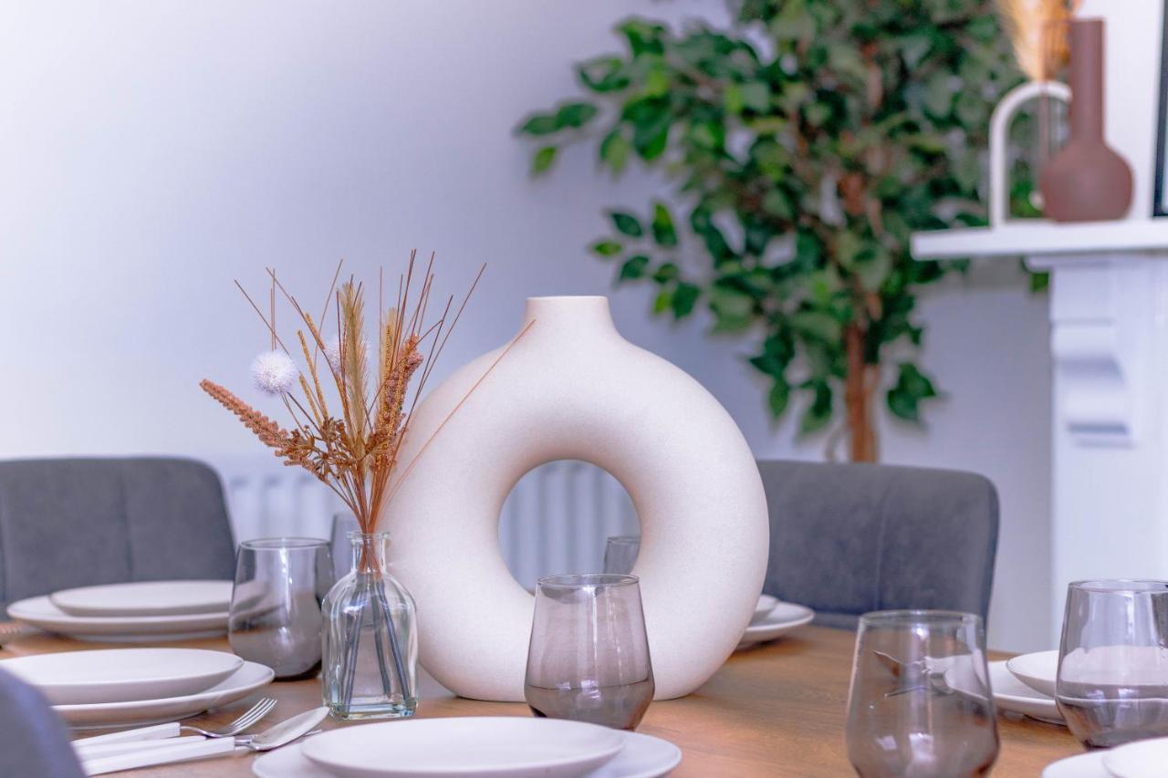 Templar House - Sleeps 6, Special Weekly Monthly Stay Rates, Central Location With Free Parking, Free Wifi, Perfect For Alton Towers & M6 Stoke-on-Trent Dış mekan fotoğraf