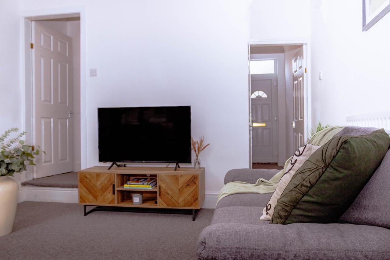 Templar House - Sleeps 6, Special Weekly Monthly Stay Rates, Central Location With Free Parking, Free Wifi, Perfect For Alton Towers & M6 Stoke-on-Trent Dış mekan fotoğraf