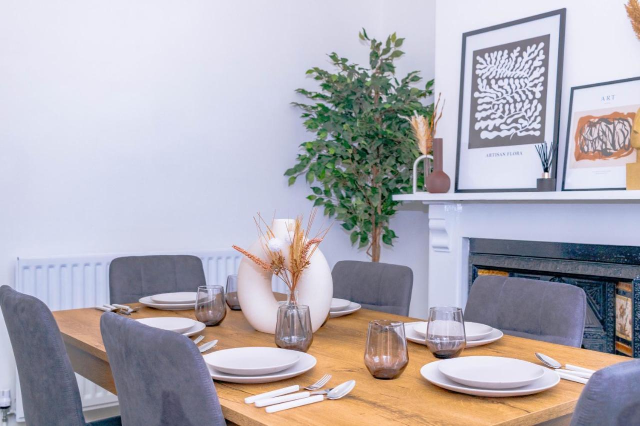 Templar House - Sleeps 6, Special Weekly Monthly Stay Rates, Central Location With Free Parking, Free Wifi, Perfect For Alton Towers & M6 Stoke-on-Trent Dış mekan fotoğraf