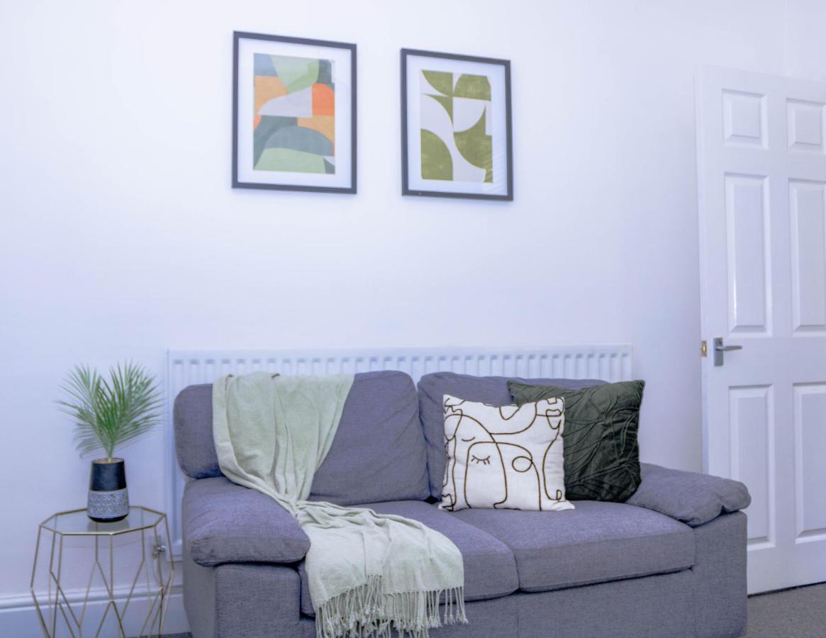 Templar House - Sleeps 6, Special Weekly Monthly Stay Rates, Central Location With Free Parking, Free Wifi, Perfect For Alton Towers & M6 Stoke-on-Trent Dış mekan fotoğraf