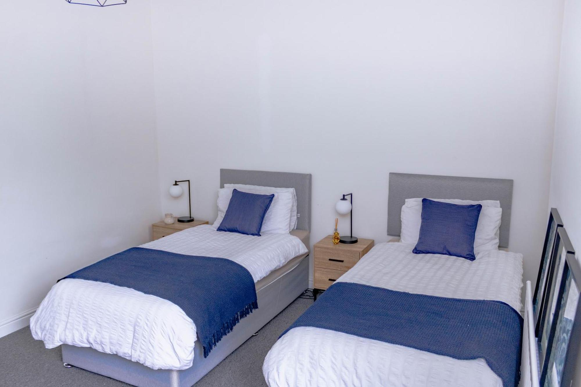 Templar House - Sleeps 6, Special Weekly Monthly Stay Rates, Central Location With Free Parking, Free Wifi, Perfect For Alton Towers & M6 Stoke-on-Trent Dış mekan fotoğraf